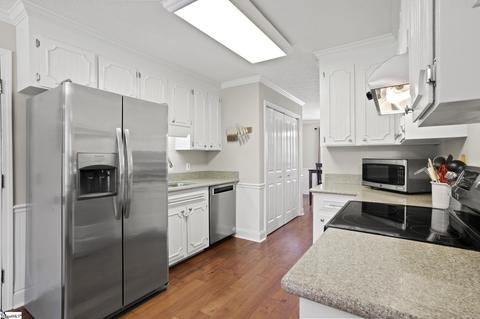 211 Hedgewood Ter, Greer, SC 29650 photo 10