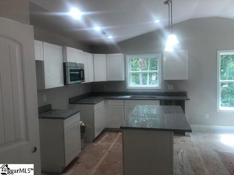 348 E Turner St, Landrum, SC 29356 photo 4