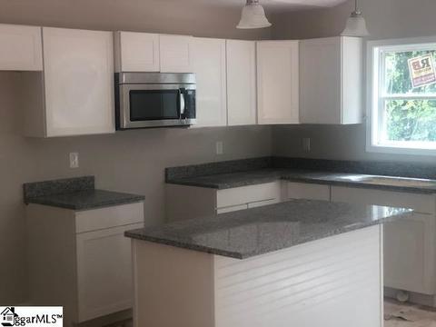 348 E Turner St, Landrum, SC 29356 photo 3