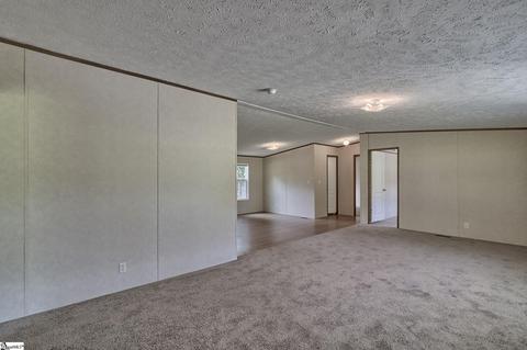 321 Berry Rd, Pelzer, SC 29669 photo 4