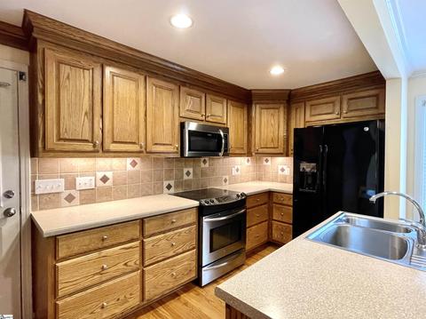 1109 Pineview Dr, Easley, SC 29640 photo 13