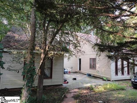 142 Tabor St, Central, SC 29630
