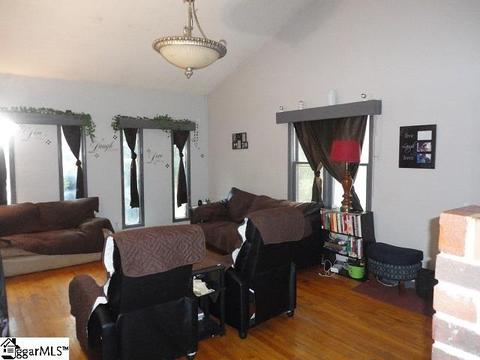 142 Tabor St, Central, SC 29630 photo 2