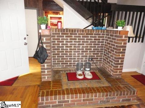 142 Tabor St, Central, SC 29630 photo 3
