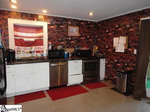 142 Tabor St, Central, SC 29630 photo 5