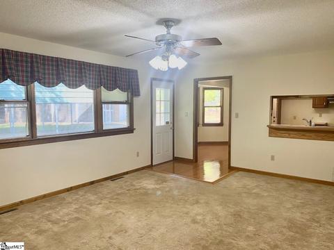 302 Briggs Dr, Easley, SC 29642 photo 3