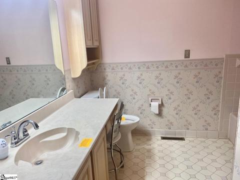 302 Briggs Dr, Easley, SC 29642 photo 9