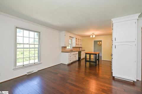 208 Johnson Rd, Greer, SC 29651 photo 9