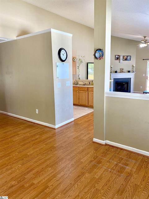 320 Hampton Ridge Dr, Greer, SC 29651 photo 9