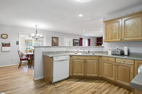 196 Cawthon Dr, Seneca, SC 29678 photo 9