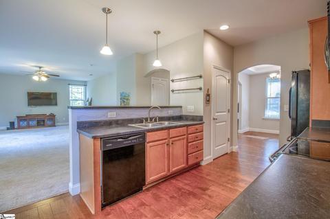 124 Cascade Dr, Greer, SC 29651 photo 9