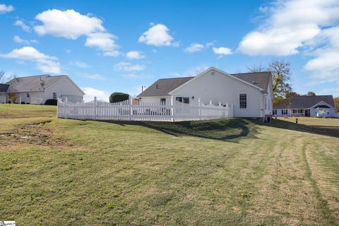 200 Cornelson Dr, Greer, SC 29651 photo 4