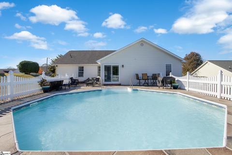 200 Cornelson Dr, Greer, SC 29651 photo 6
