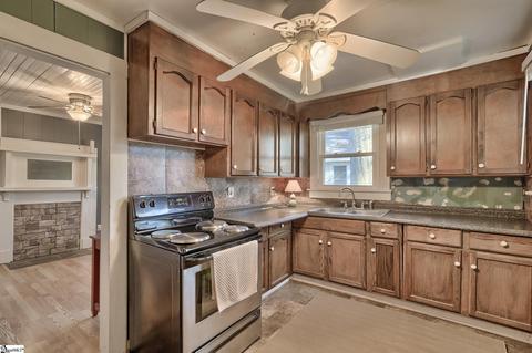 302 E Fairview Ave, Greer, SC 29651 photo 7