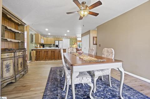 4 Viking Dr, Greer, SC 29651 photo 8