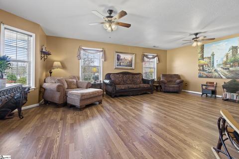 4 Viking Dr, Greer, SC 29651 photo 3