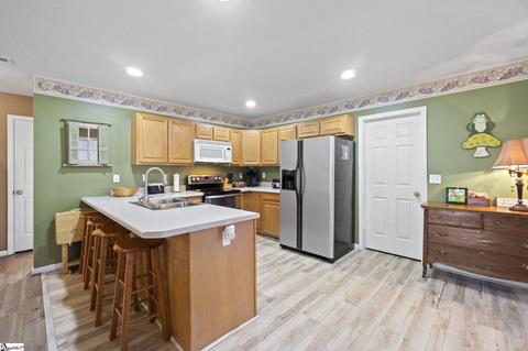4 Viking Dr, Greer, SC 29651 photo 5