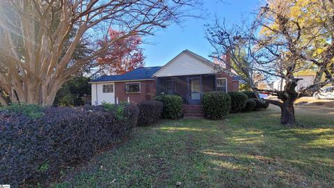 105 N Maple St, Mccormick, SC 29835 photo 3