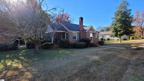 105 N Maple St, Mccormick, SC 29835 photo 2