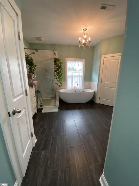 100 Pineview Dr, Easley, SC 29642 photo 5