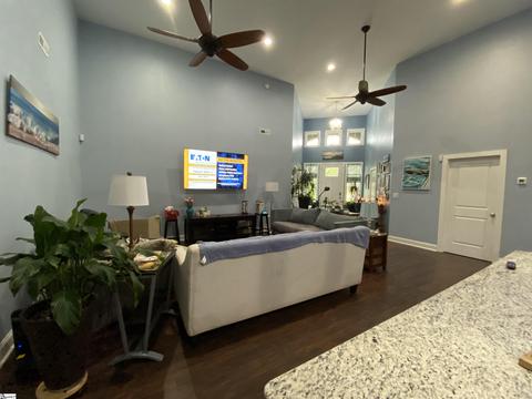 100 Pineview Dr, Easley, SC 29642 photo 2