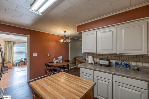 705 E 2nd Ave, Easley, SC 29640 photo 12
