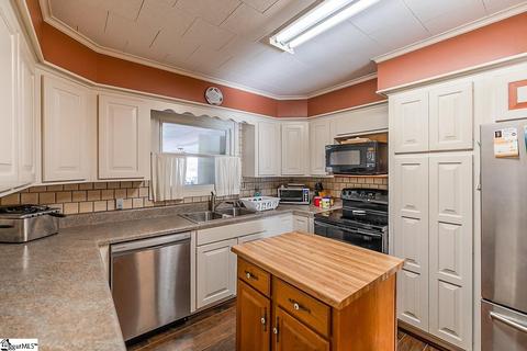 705 E 2nd Ave, Easley, SC 29640 photo 2