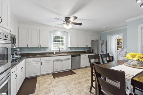 34 Rollingreen Rd, Greer, SC 29651 photo 5