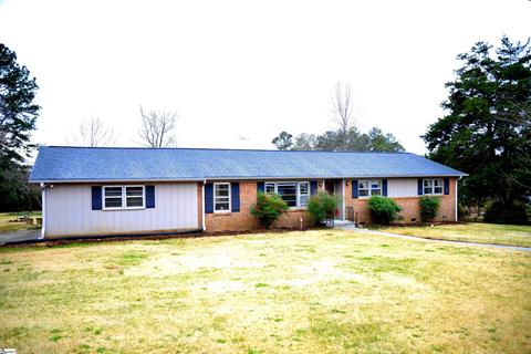 102 Chestnut Dr, Easley, SC 29642 photo 1