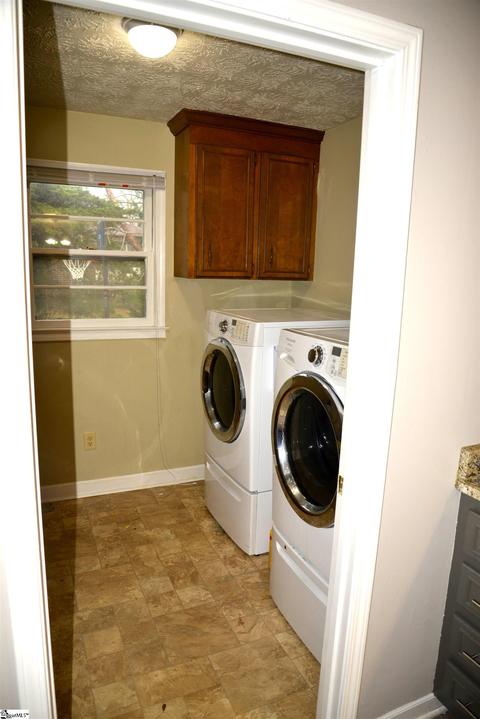 102 Chestnut Dr, Easley, SC 29642 photo 4