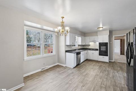 312 Maple Dr, Mauldin, SC 29662 photo 8