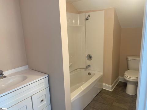 8 Stewart Ave, Greer, SC 29650 photo 4