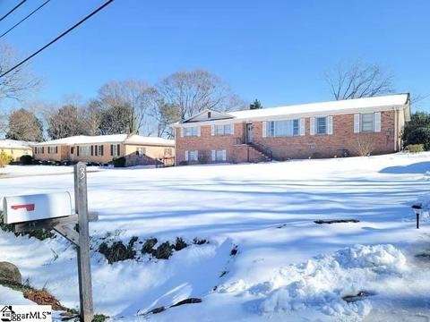 3 Brooks Rd, Mauldin, SC 29662 photo 2