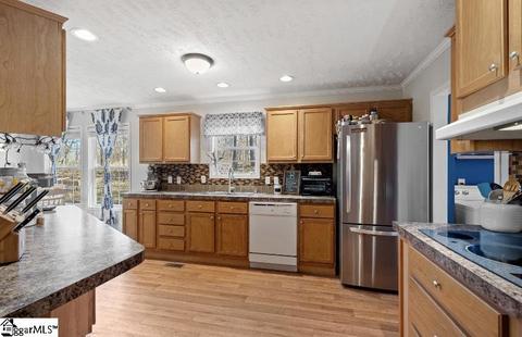 113 Thompson Trl, Easley, SC 29642 photo 2