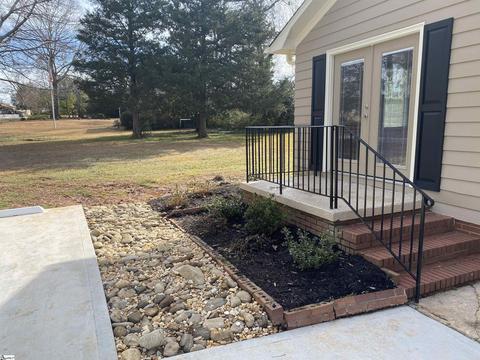 701 Cedar St, Clinton, SC 29325 photo 8