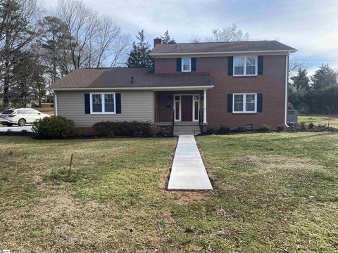 701 Cedar St, Clinton, SC 29325 photo 1