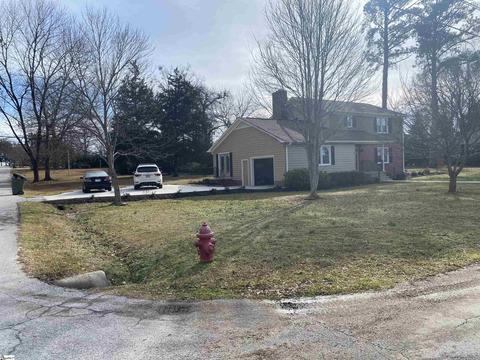 701 Cedar St, Clinton, SC 29325 photo 6