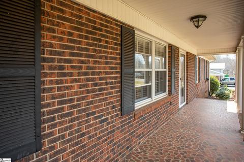 104 Skyland Dr, Easley, SC 29640 photo 3