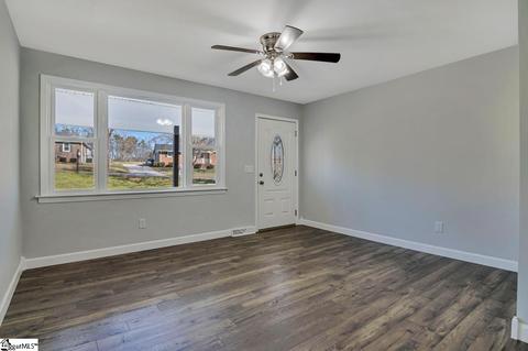 122 Hyde Cir, Mauldin, SC 29662 photo 4