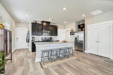 211 Quickstep Dr, Greer, SC 29650 photo 5