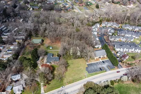 307 E Butler Rd, Mauldin, SC 29662 photo 2