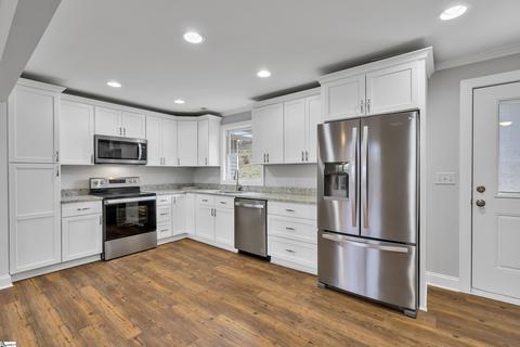 211 Frontier Dr, Easley, SC 29640 photo 3