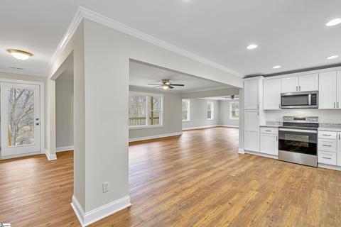 211 Frontier Dr, Easley, SC 29640 photo 5