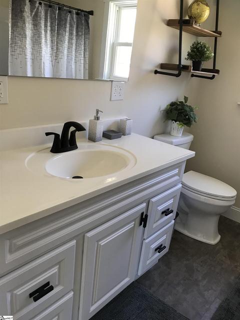 105 Edwin Dr, Greer, SC 29650 photo 8