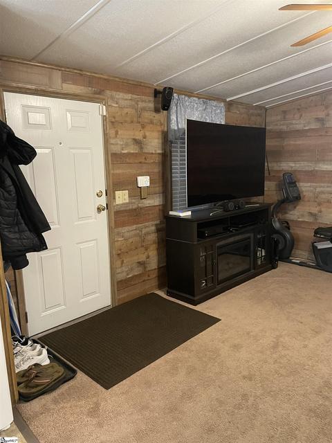 1094 Upper Valley Falls Rd, Boiling Springs, SC 29316 photo 2