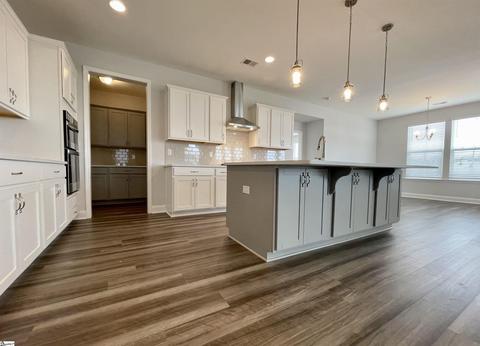 101 Glendon St, Greer, SC 29651 photo 3