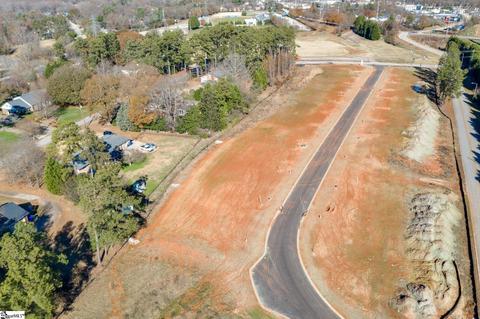 32 Village Crest Dr, Greenville, SC 29607