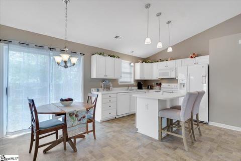 14 Seaside Ln, Greer, SC 29650 photo 2