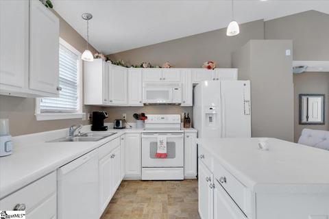 14 Seaside Ln, Greer, SC 29650 photo 6