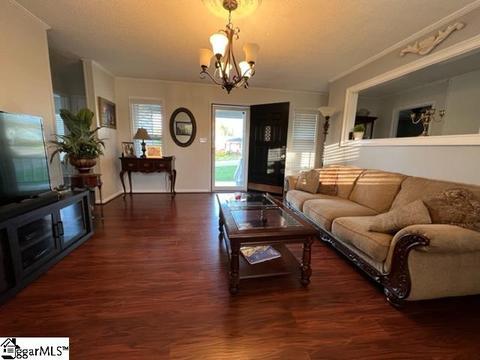 504 Maplewood Cir, Greer, SC 29651 photo 3